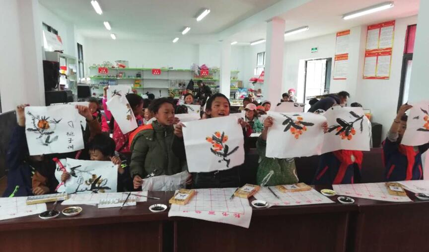 脱贫攻坚 玩彩网立异公司捐建麻格同村“儿童天地”正式开园