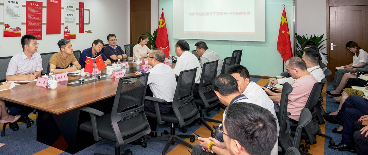 为旅游插上航空“同党”，，，，，给旅游增添科技“引擎”，，，，，用立异创立更大价值