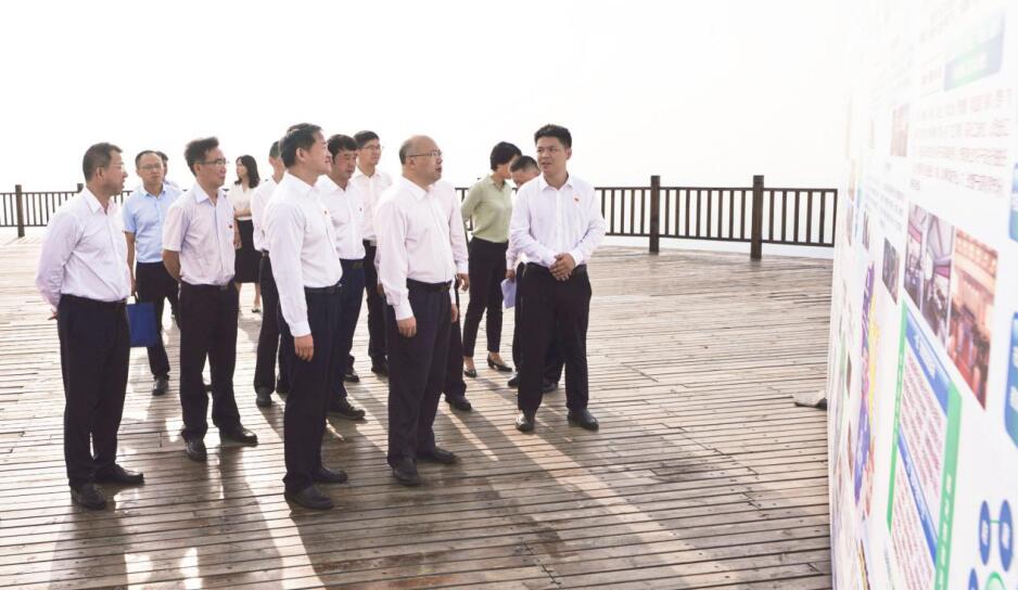 省委常委、组织部长王正谱到四川玩彩网集团调研指导事情