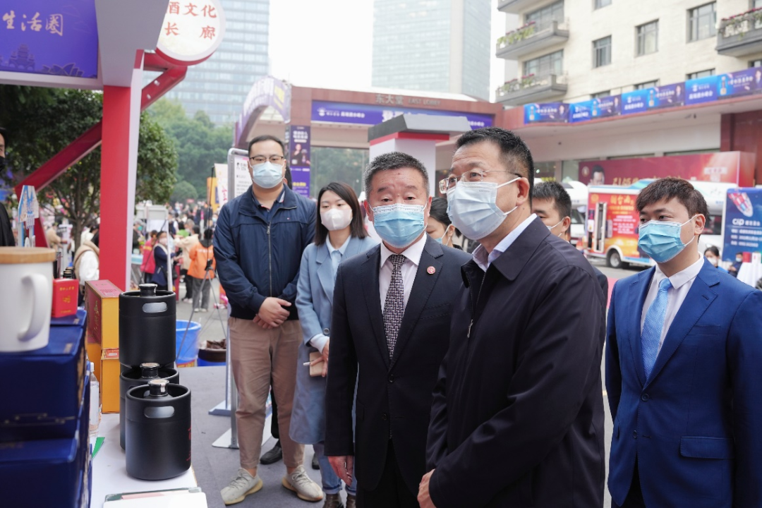 玩彩网集团向导赴2022锦江宾馆酒类商务洽谈会现场检查指导事情