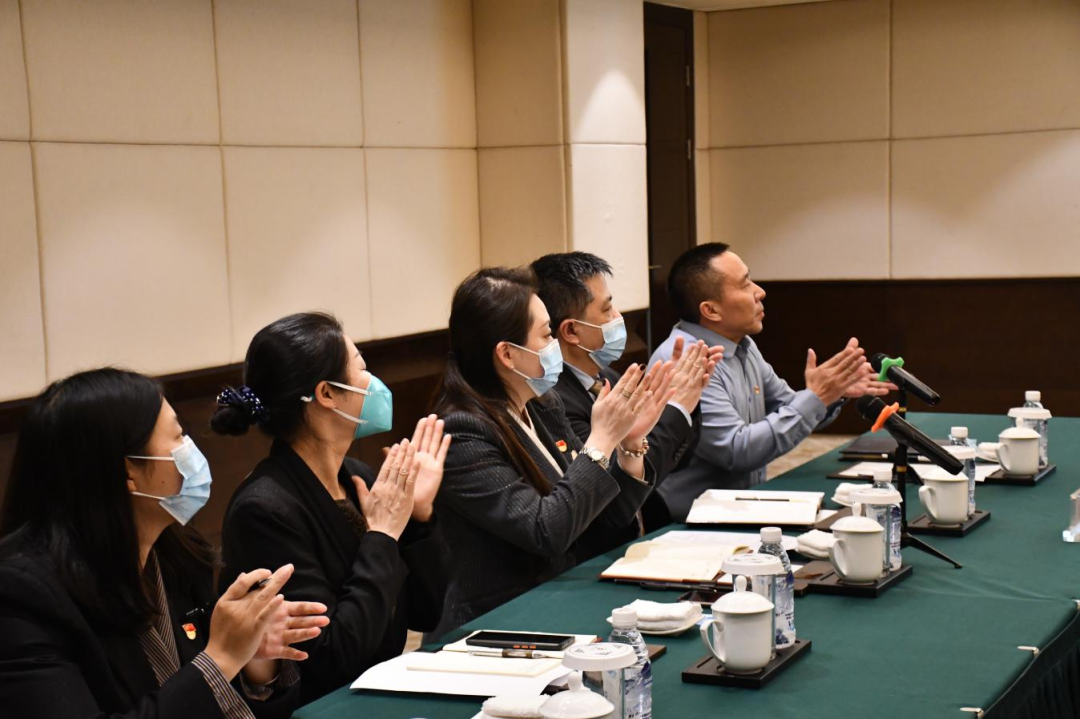 820f6daf-9486-4bf7-a3bb-e1c74598ef73