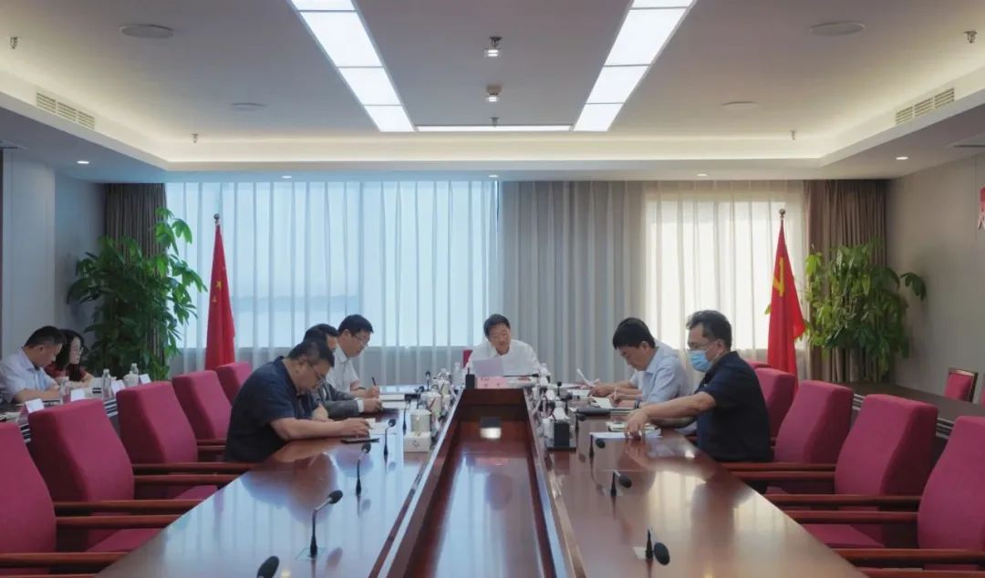 省玩彩网集团党委召开学习贯彻习近平新时代中国特色社会主义头脑主题教育专题钻研暨党委理论学习中心组钻研会