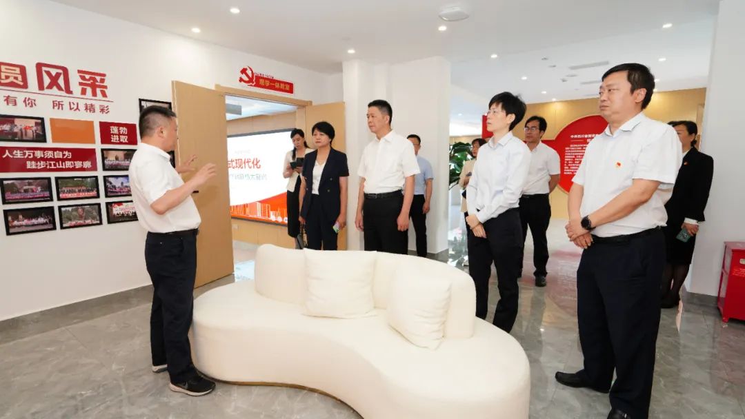 福建省人民政府国有资产监视治理委员会修兴高一行莅临玩彩网党？？？？疾斓餮